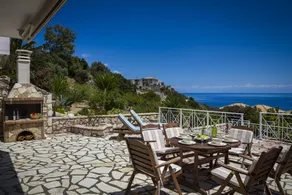 Villa Fokas by the Sea inside a 5 Star Resort - Image 4