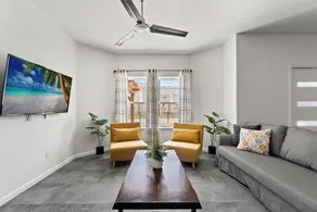 Budget-Friendly Home Deep Ellum Dallas Sleeps 16 - Image 2
