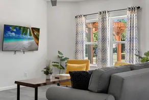 Budget-Friendly Home Deep Ellum Dallas Sleeps 16 - Image 3