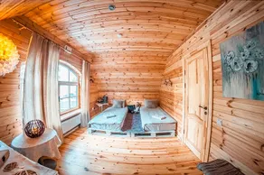 Cosy HOME with 200 local crafts items on premises - Image 2