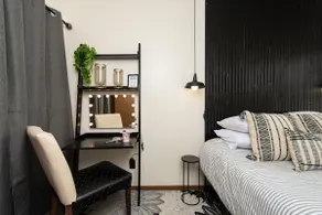 Stylish Roberts Alley Facing 1 BR • Annex 216 - Image 4