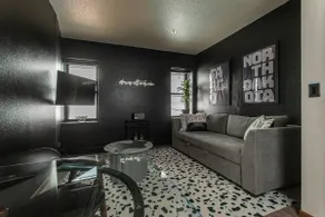 Stylish Roberts Alley Facing 1 BR • Annex 216 - Image 5