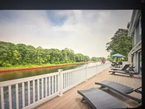 Das Beach House 2-Mi to Beach liegt am Kanal mit herrlichem Blick auf das Wasser - Image 2