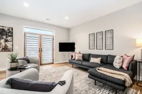 Spacious Downtown Retreat: Private Deck & Balcony - Image 5