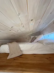 Adorable loft,tiny house in the country,near parks - Image 3