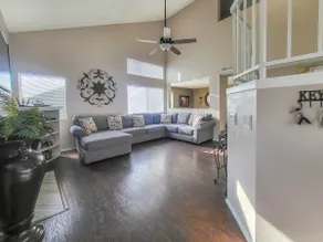 The Westside Highlight (4 bd rm) - Image 2