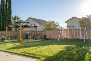 The Westside Highlight (4 bd rm) - Image 4