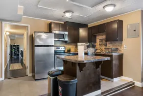 Tasteful 3bedroom place in a serene neighborhood - Image 4