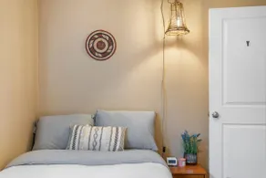 Tasteful 3bedroom place in a serene neighborhood - Image 5