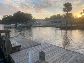 Waterfront Pool & Dock, Minutes to Springs & Gulf - Image 5