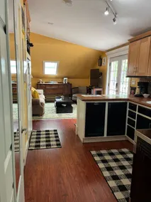 Cozy Brookside Getaway - Image 2