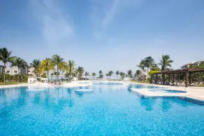 Beachfront 3BR +1 Condo, Plunge Pool, in Mareazul - Image 3