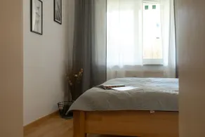 Fresh Apartment with Terrace + Free Parking - Image 2