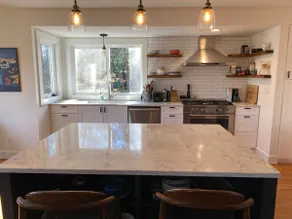 Spacious Modern Retreat, minutes from Downtown - Image 2
