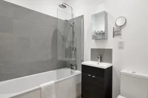 OneFiveSix - Unique Apartments Birmingham - Image 5