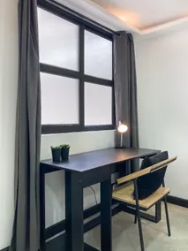 Authentic • Industrial | Cozy | 4P + A/C + Parking - Image 3
