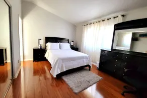 Family Home 4 Bedrooms with 4 Beds - Image 3