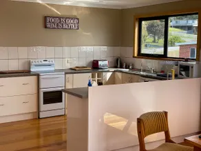 Three bedroom with spectacular views and spa bath - Image 5
