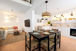 Apartment Luri Sutivan - Image 2