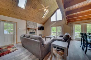 Walk to Beach on Wallenpaupack! Sleeps 8! - Image 2
