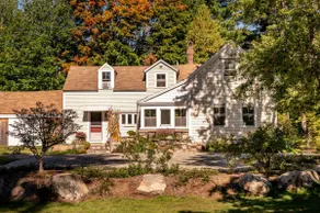 Newly Restored 1850’s farm house 3 bedroom 2 bath - Image 2