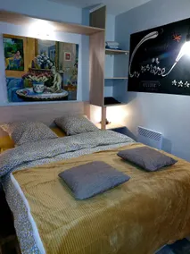 Quiet and cozy little studio. - Image 5