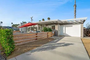 ”WAVE POOL” HOUSE! 1 Block to Ocean! NFL Ticket! - Image 3