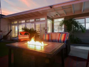 ”WAVE POOL” HOUSE! 1 Block to Ocean! NFL Ticket! - Image 4