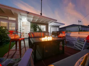 ”WAVE POOL” HOUSE! 1 Block to Ocean! NFL Ticket! - Image 5