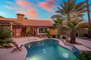 Spacious & Relaxing Vacation Home With HEATED POOL &  TESLA CHARGER - Image 5