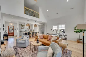 4 Bedrooms 2 1/2 Bath stunning water front views - Image 2