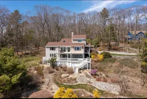 Water views, privacy, decks, minutes to Portland - Image 3