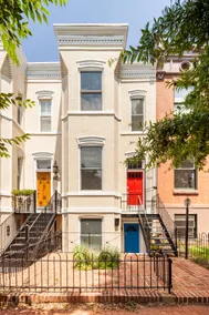 CapHill Oasis Townhouse-Free Parking-EasternMarket - Image 2