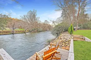 Luxury Riverfront Cabin - Pet Friendly - Image 3