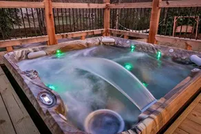 Luxury Riverfront Cabin - Pet Friendly - Image 5
