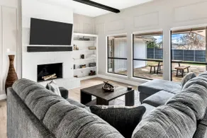 Jacuzzi Lakefront Home w/ Game room+play structure - Image 2