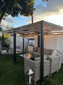 Beautifully Renovated Vacation Home and Back Yard. - Image 4