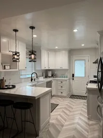 Beautifully Renovated Vacation Home and Back Yard. - Image 5