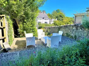 Lovely cottage 10 minute walk to beach + parking - Image 3