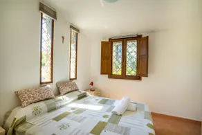 Stella Riana, with a View of Trentova Bay - Image 3