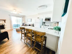 Lakeview condo - Image 3