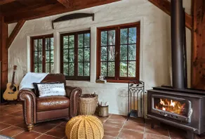 Hideaway Cottage - Secluded Retreat - Pet Friendly - Image 2