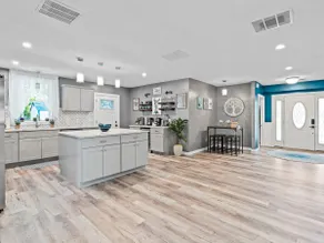 Private NEWLY Renovated 4 BED Family Friendly Home near URI, Beaches, Weddings.. - Image 3