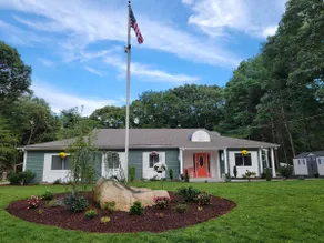Private NEWLY Renovated 4 BED Family Friendly Home near URI, Beaches, Weddings.. - Image 2