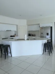 Spacious 6BR Home | Sleeps 14 | Families & Groups - Image 2