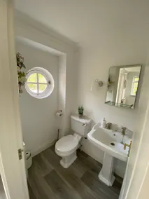 Country cottage with private garden close to beach - Image 5