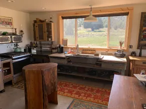 Juniper Lookout - Rustic and cozy with a view - Image 3
