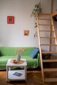 Lovely loft studio w patio & garden - Image 3