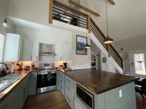 THE HEMLOCK. Modern, Kid-friendly Cabin near Boone - Image 5