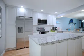 Best direct ocean view! Newly renovated condo w/ pool - Image 4